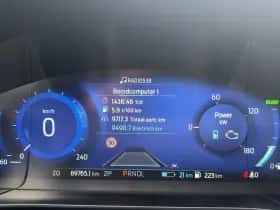Ford Kuga (2023) thumbnail 6