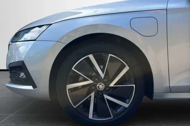 Škoda Octavia (2022) thumbnail 3