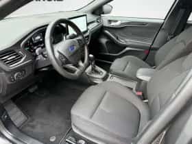 Ford Focus (2024) thumbnail 4