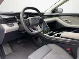 Ford Explorer (2024) thumbnail 4