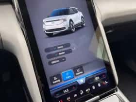 Ford Explorer (2024) thumbnail 5