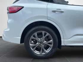 Ford Kuga (2023) thumbnail 36