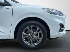 Ford Kuga (2023) thumbnail 37