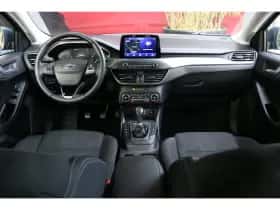 Ford Focus (2020) thumbnail 3