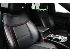 Ford Explorer (2025) thumbnail 4