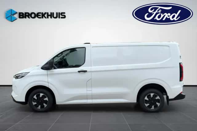 Ford E-Transit Custom (2026) thumbnail 2