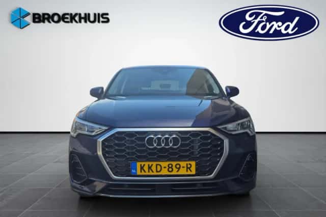 Audi Q3 (2022) thumbnail 2