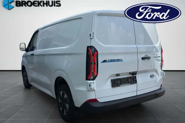 Ford E-Transit Custom (2026) thumbnail 4