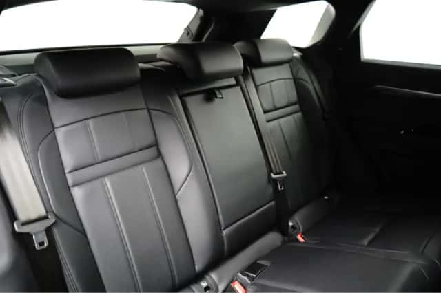 Land Rover Range Rover Evoque (2023) thumbnail 5