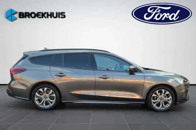 Ford Focus (2023) thumbnail 5