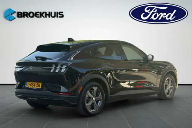 Ford Mustang Mach-E (2021) thumbnail 3