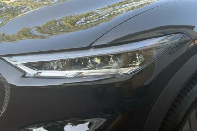 Ford Mustang Mach-E (2021) thumbnail 4