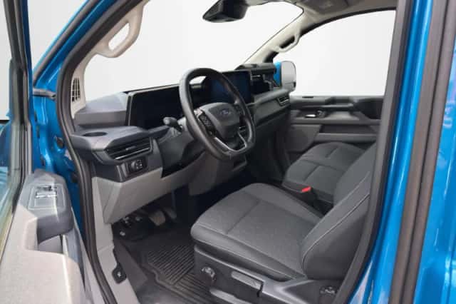 Ford E-Transit Cust (2025) thumbnail 4