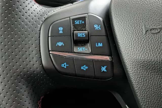 Ford Kuga (2024) thumbnail 5