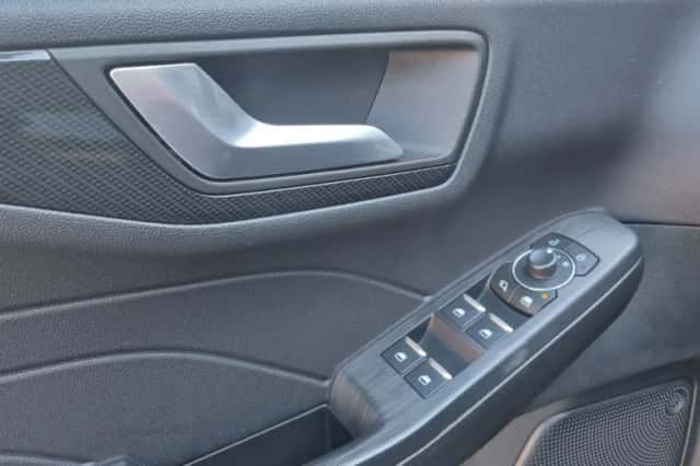 Ford Kuga (2024) thumbnail 6