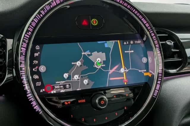 MINI Electric (2022) thumbnail 6
