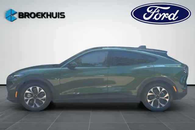 Ford Mustang Mach-E (2026) thumbnail 3