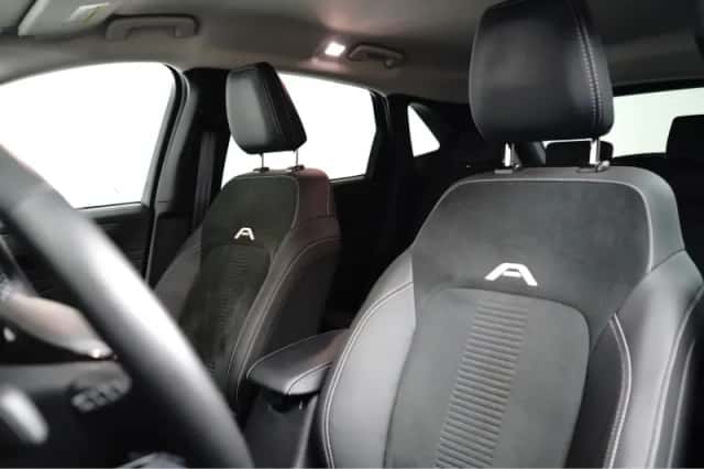 Ford Kuga (2024) thumbnail 4
