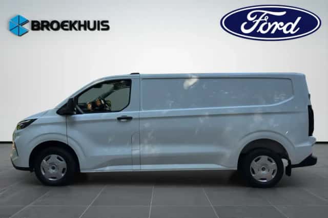 Ford Transit Custom (2024) thumbnail 2