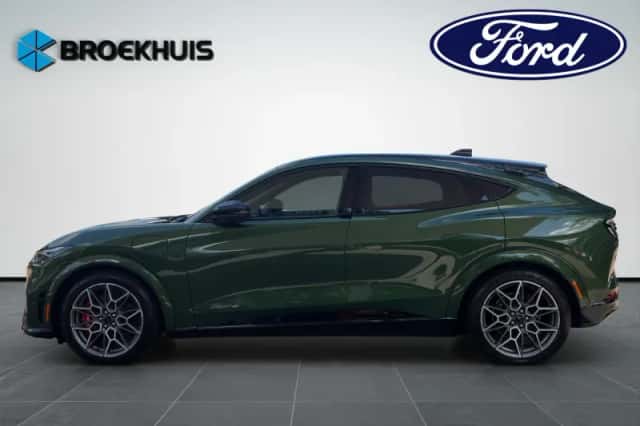 Ford Mustang Mach-E (2025) thumbnail 2