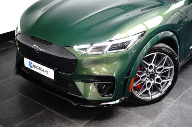 Ford Mustang Mach-E (2025) thumbnail 4