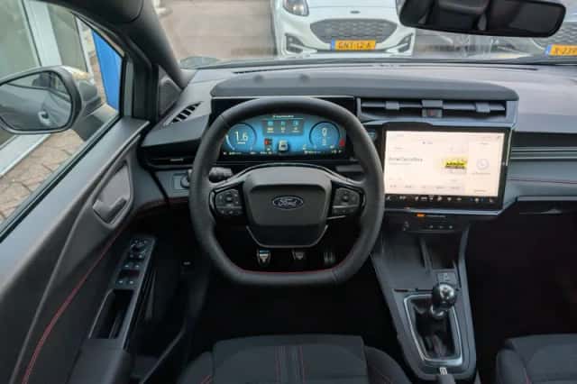 Ford Puma (2025) thumbnail 4
