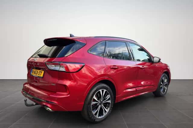 Ford Kuga (2021) thumbnail 5