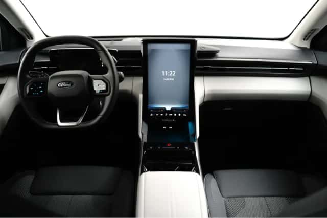 Ford Explorer (2024) thumbnail 5