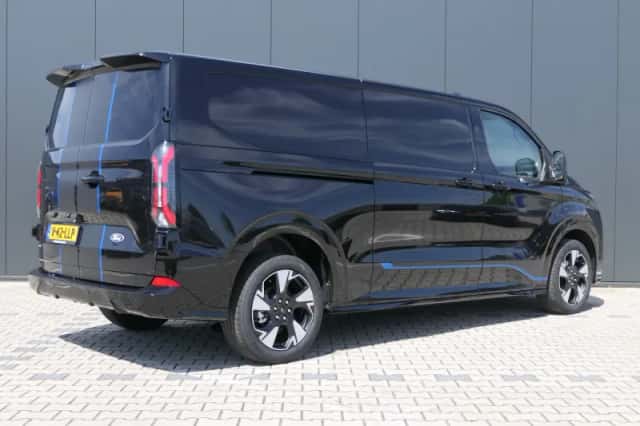 Ford Transit Custom (2025) thumbnail 4