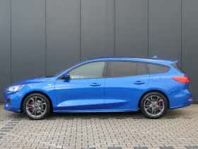 Ford Focus (2021) thumbnail 2