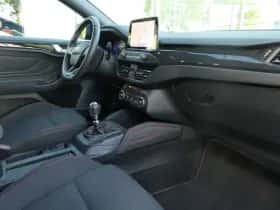 Ford Focus (2021) thumbnail 6