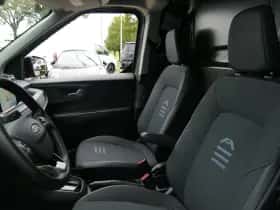 Ford Transit Courier (2024) thumbnail 11