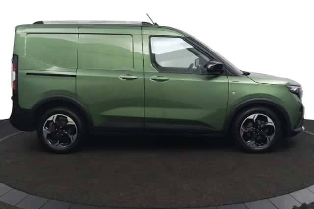 Ford Transit Courier (2024) thumbnail 3