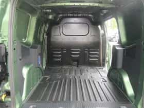 Ford Transit Courier (2024) thumbnail 9