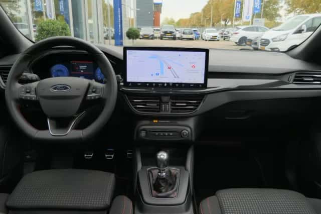 Ford Focus (2024) thumbnail 4