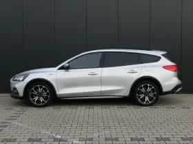 Ford Focus (2021) thumbnail 2