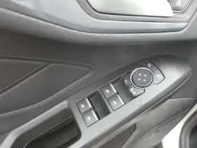 Ford Focus (2021) thumbnail 25