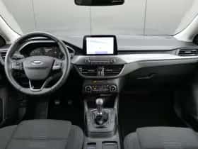 Ford Focus (2021) thumbnail 4