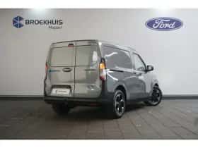 Ford E-Transit Courier (2025) thumbnail 5