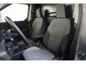 Ford E-Transit Courier (2025) thumbnail 8