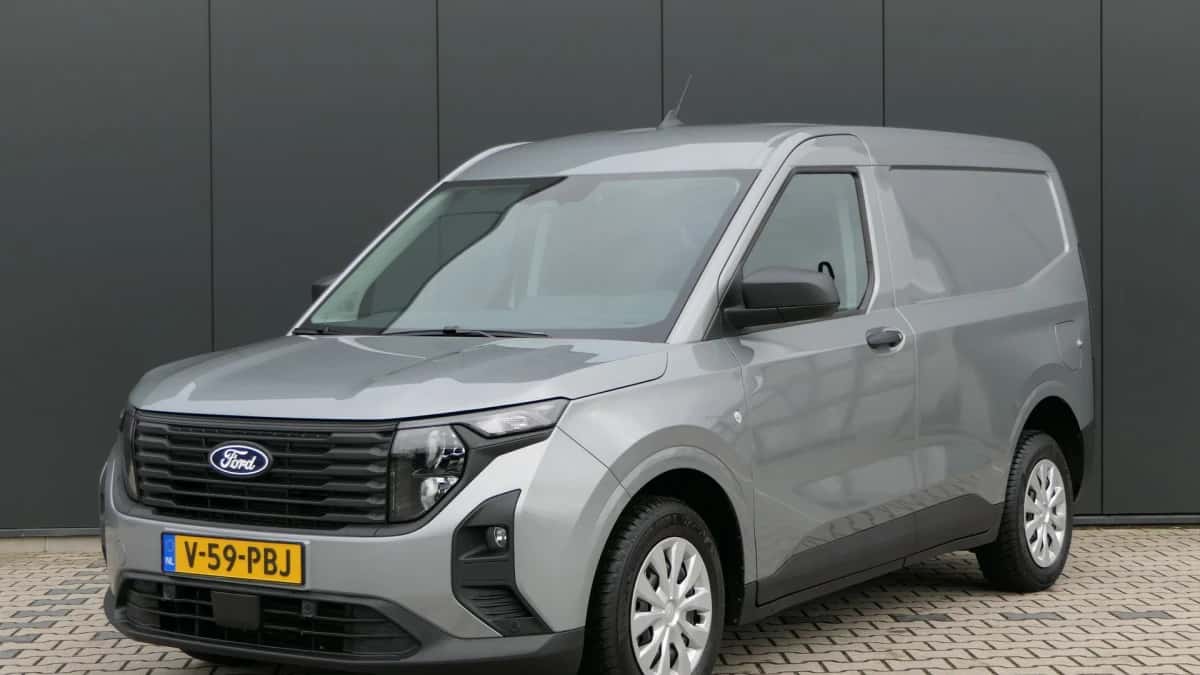 Ford Transit Courier (2024) — foto 1
