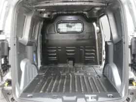 Ford Transit Courier (2024) thumbnail 11