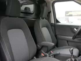 Ford Transit Courier (2024) thumbnail 8