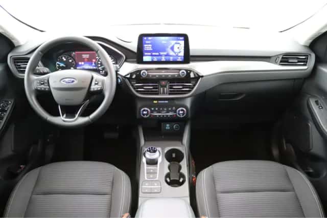 Ford Kuga (2020) thumbnail 4