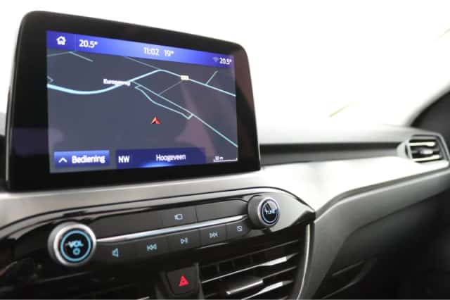 Ford Kuga (2020) thumbnail 5