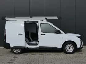 Ford Transit Courier (2024) thumbnail 3