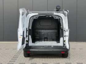 Ford Transit Courier (2024) thumbnail 10