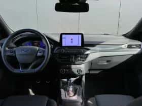 Ford Focus (2021) thumbnail 4