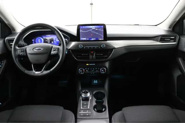 Ford Focus (2021) thumbnail 4