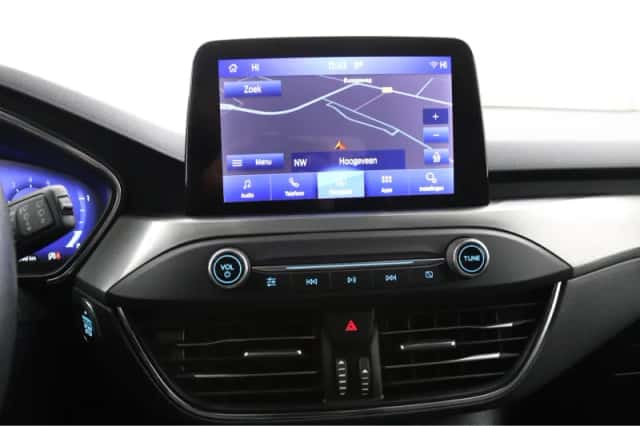 Ford Focus (2021) thumbnail 5
